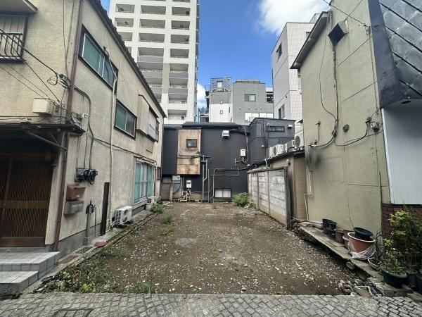 50 m² land in Shinjuku Ward, Tokyo - Photo 1