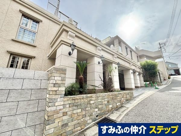 3LDK apartment in Isogo Ward, Yokohama, Kanagawa - Photo 1