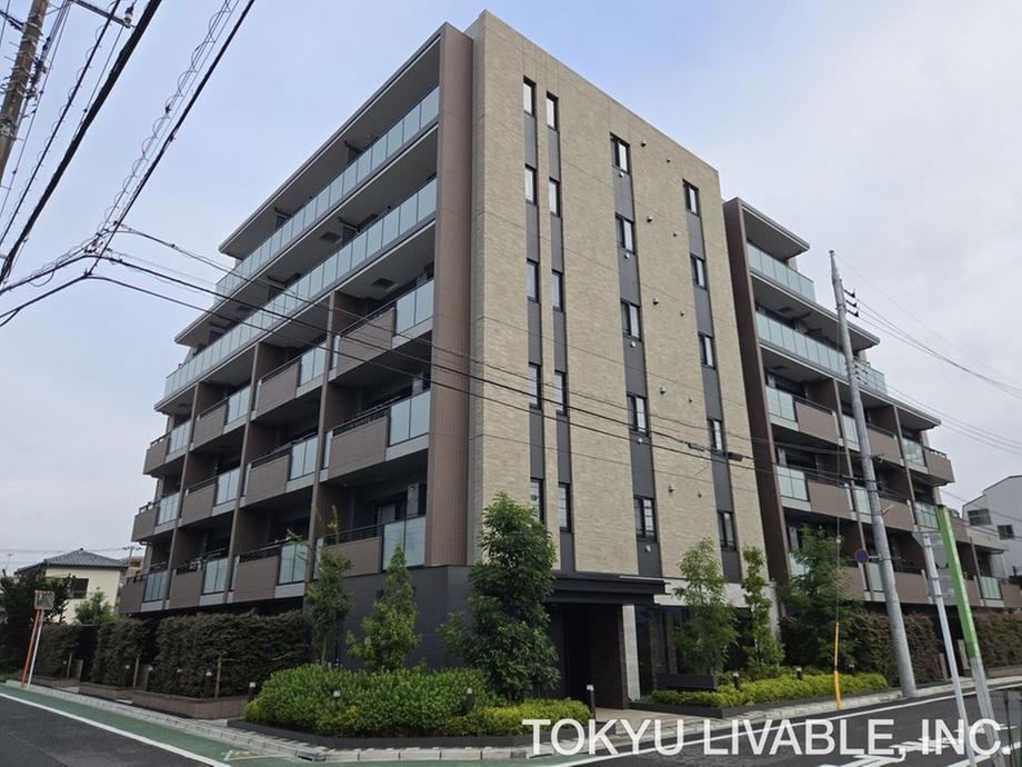 2LDK+S apartment in Fuchu, Tokyo - Photo 1