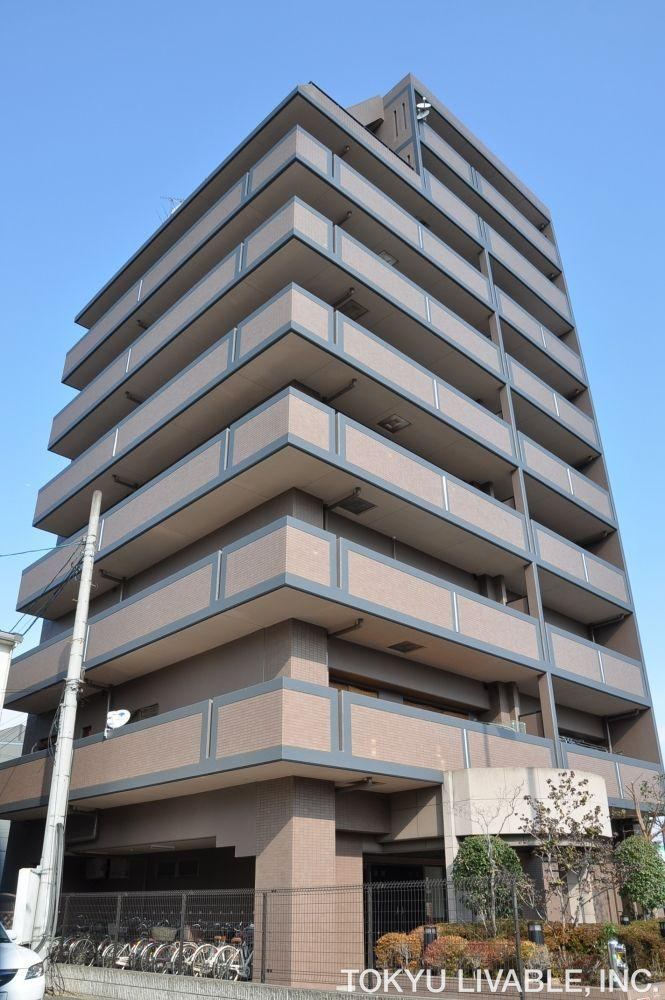 3LDK apartment in Tsurumi Ward, Osaka - Photo 1