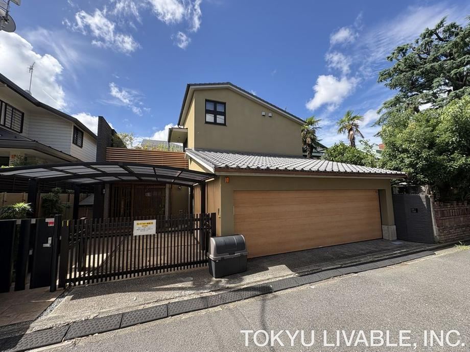 5LDK house in Suginami Ward, Tokyo - Photo 1