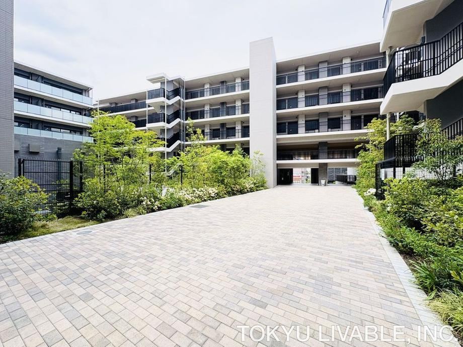 2LDK apartment in Aoba Ward, Yokohama, Kanagawa - Photo 1