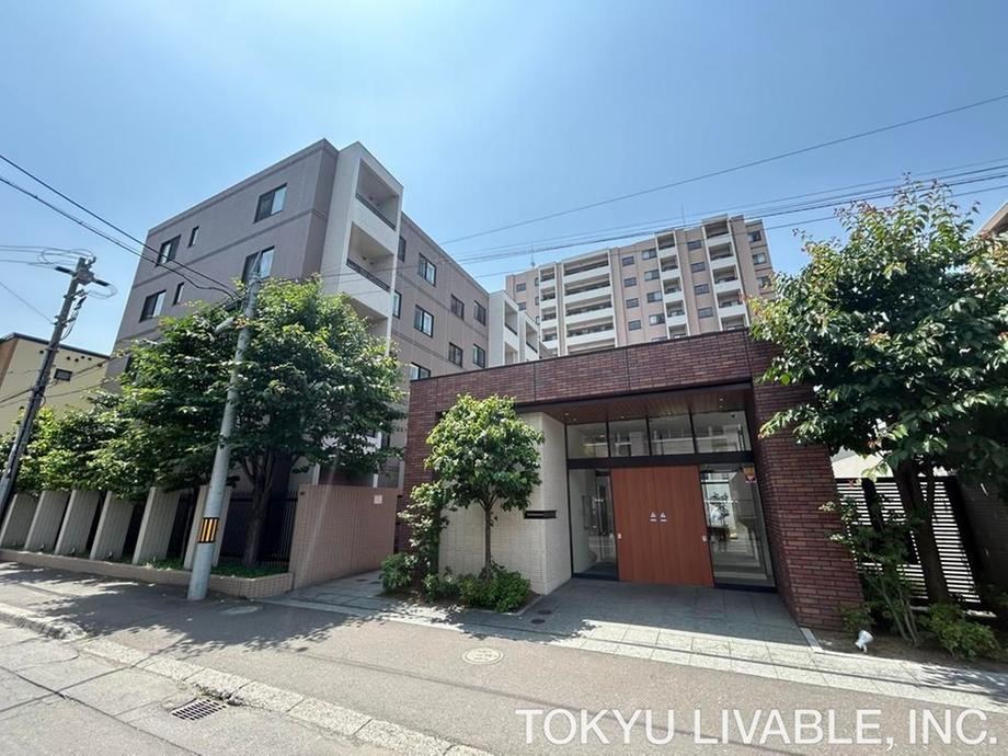 3LDK apartment in Chuo Ward, Sapporo, Hokkaido - Photo 1