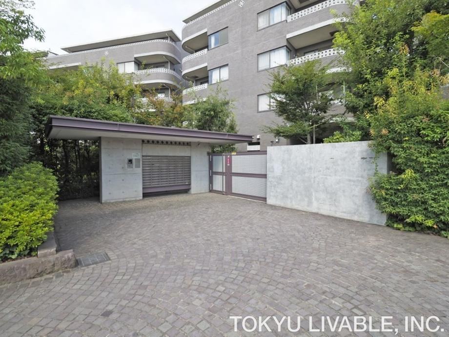 2LDK+S apartment in Kohoku Ward, Yokohama, Kanagawa - Photo 1