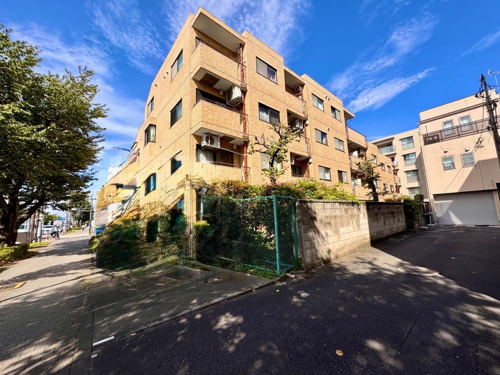 3LDK apartment in Nishitokyo, Tokyo - Photo 1