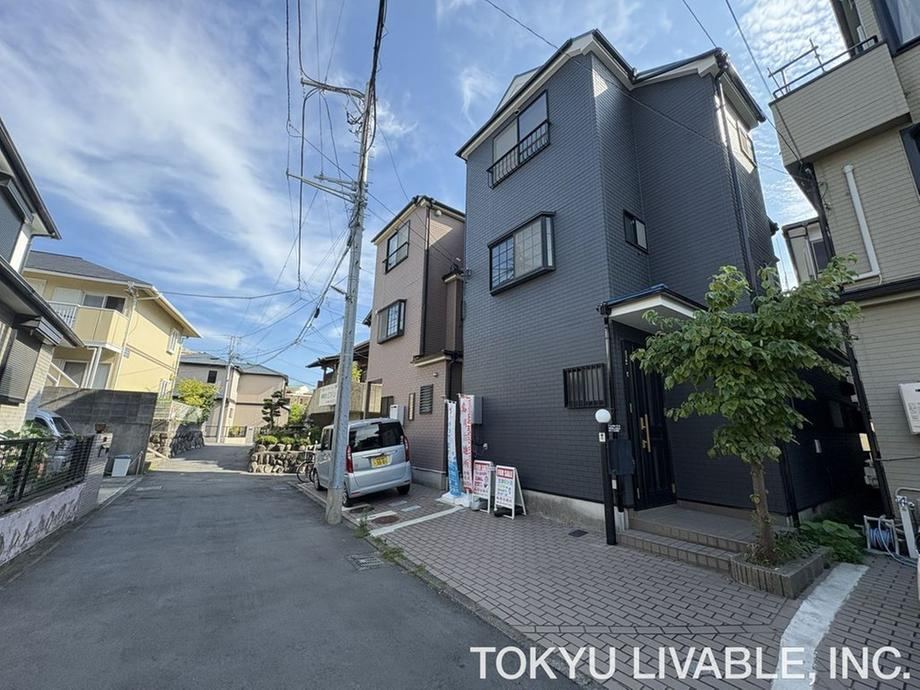 4LDK house in Fujisawa, Kanagawa - Photo 1