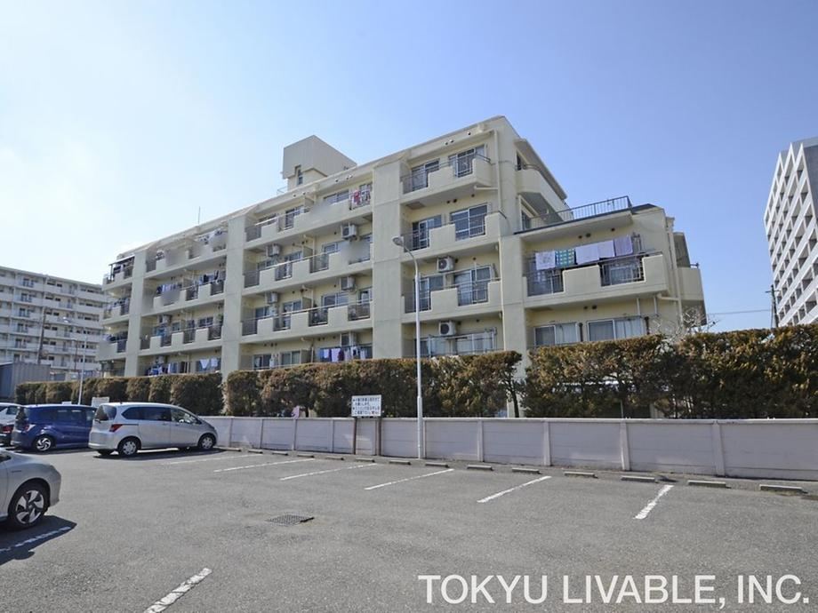 2LDK+S apartment in Itabashi Ward, Tokyo - Photo 1