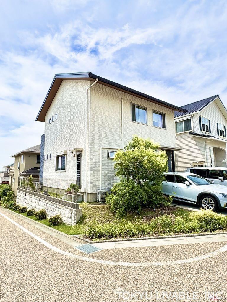 4LDK house in Mino, Osaka - Photo 1