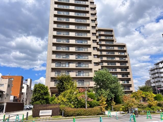 4LDK apartment in Yodogawa Ward, Osaka - Photo 1