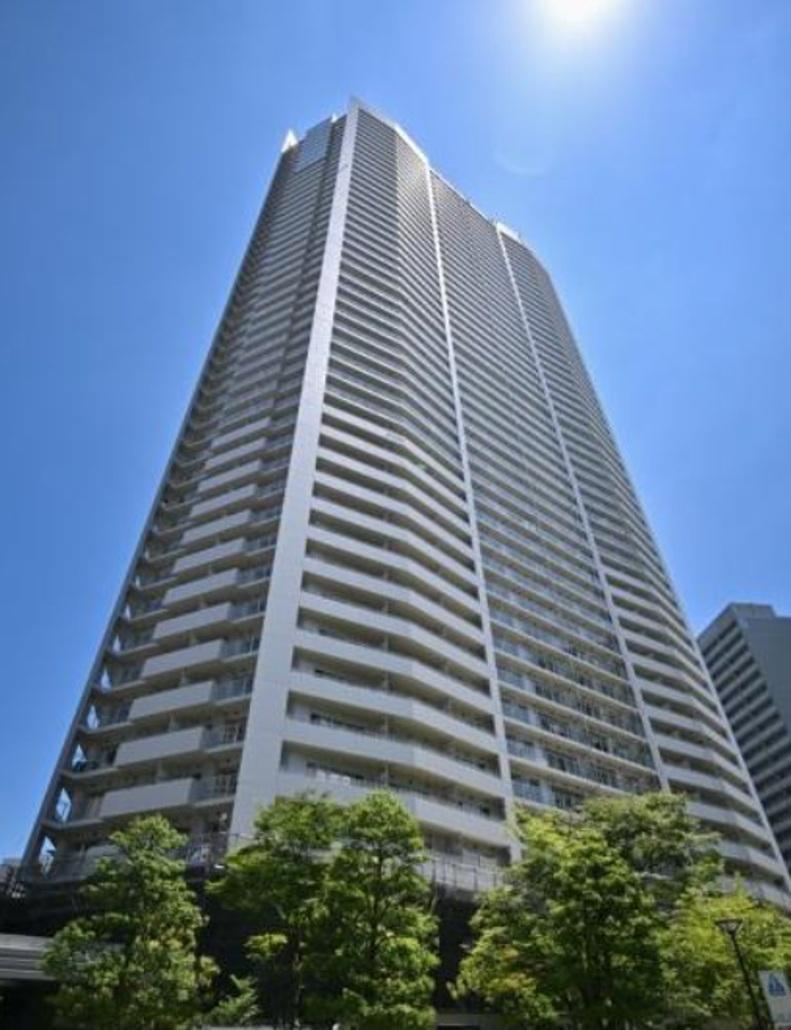 2LDK apartment in Minato Ward, Tokyo - Photo 1
