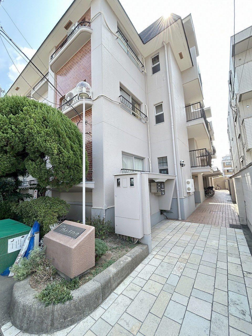 2LDK+S apartment in Itami, Hyogo - Photo 1