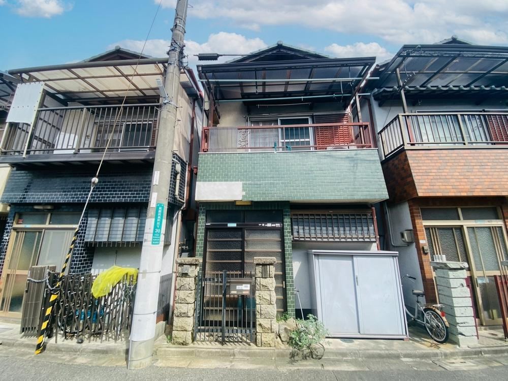 3DK house in Higashi Ward, Sakai, Osaka - Photo 1