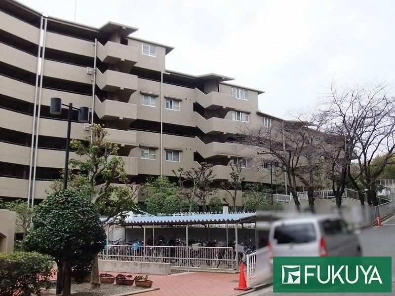 3LDK+S apartment in Suita, Osaka - Photo 1