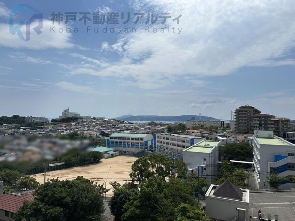 4LDK apartment in Tarumi Ward, Kobe, Hyogo - Photo 1