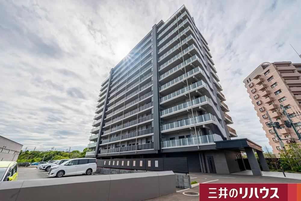 4LDK apartment in Fukutsu, Fukuoka - Photo 1