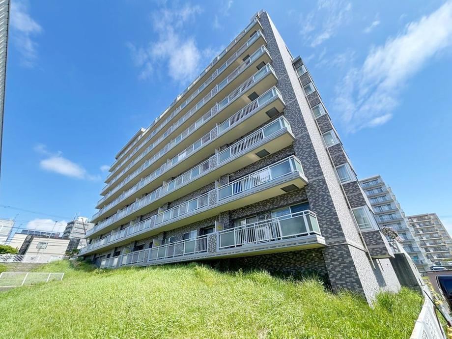 2LDK+S apartment in Shiroishi Ward, Sapporo, Hokkaido - Photo 1