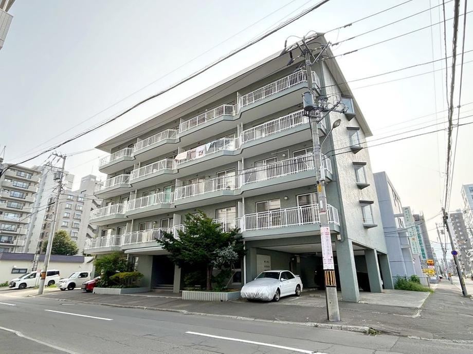 3LDK+S apartment in Chuo Ward, Sapporo, Hokkaido - Photo 1