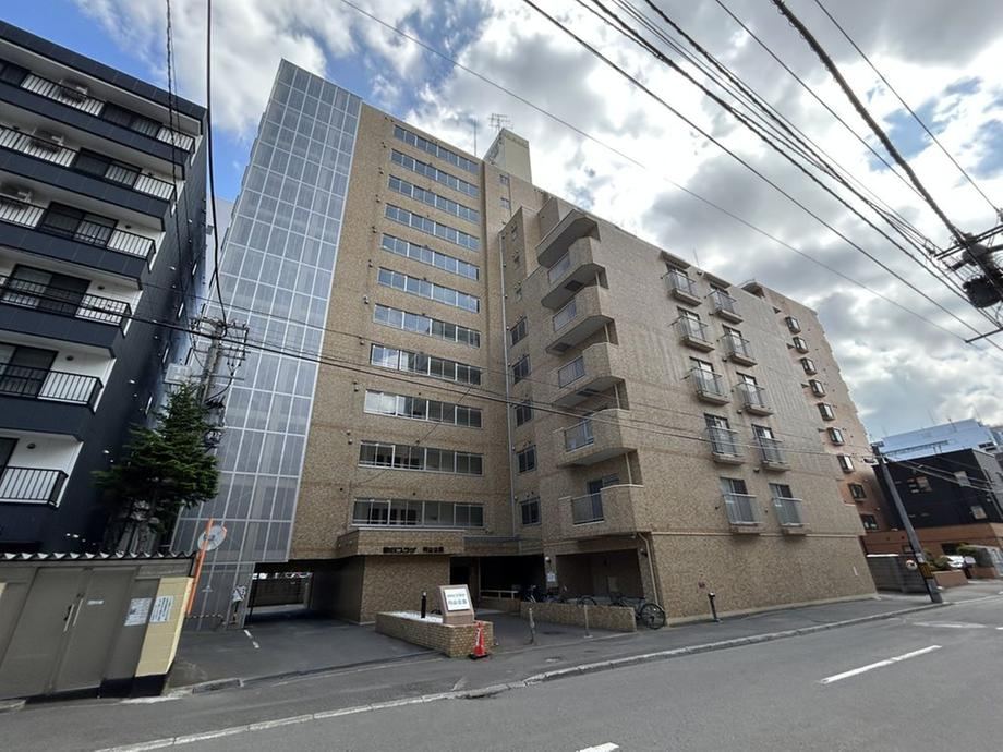 1LDK apartment in Chuo Ward, Sapporo, Hokkaido - Photo 1