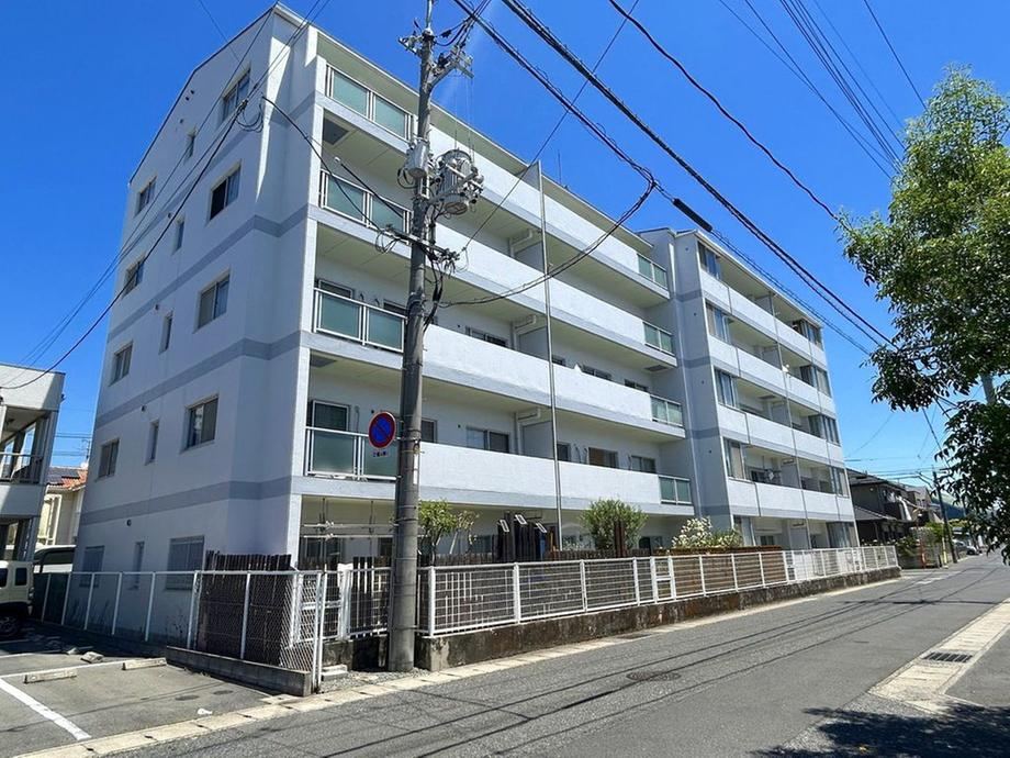 3LDK apartment in Minami Ward, Okayama - Photo 1
