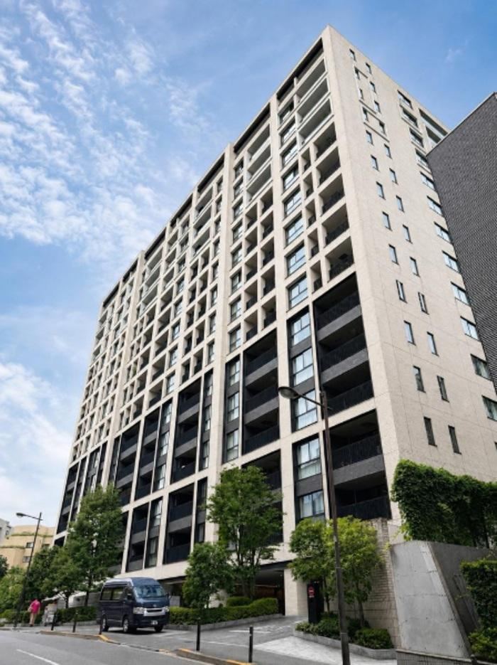 2LDK apartment in Chiyoda Ward, Tokyo - Photo 1