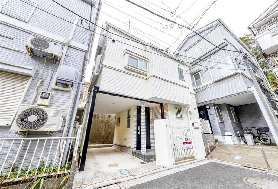 3LDK house in Minato Ward, Tokyo - Photo 1