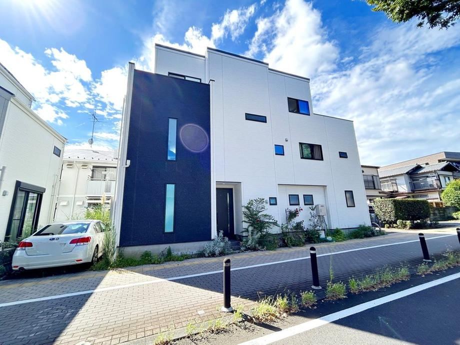 4LDK house in Chofu, Tokyo - Photo 1