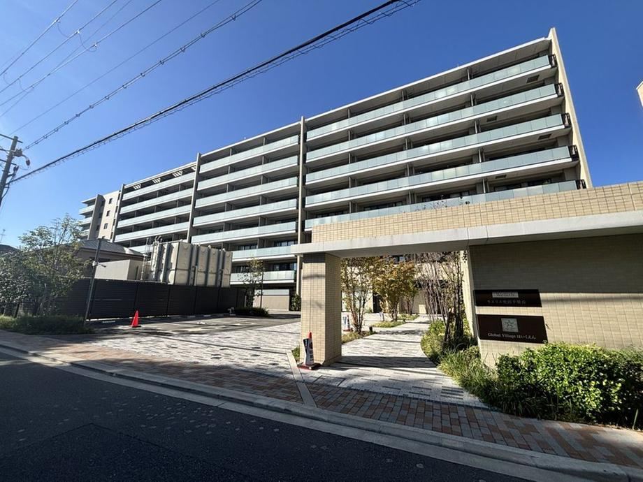 3LDK apartment in Suita, Osaka - Photo 1