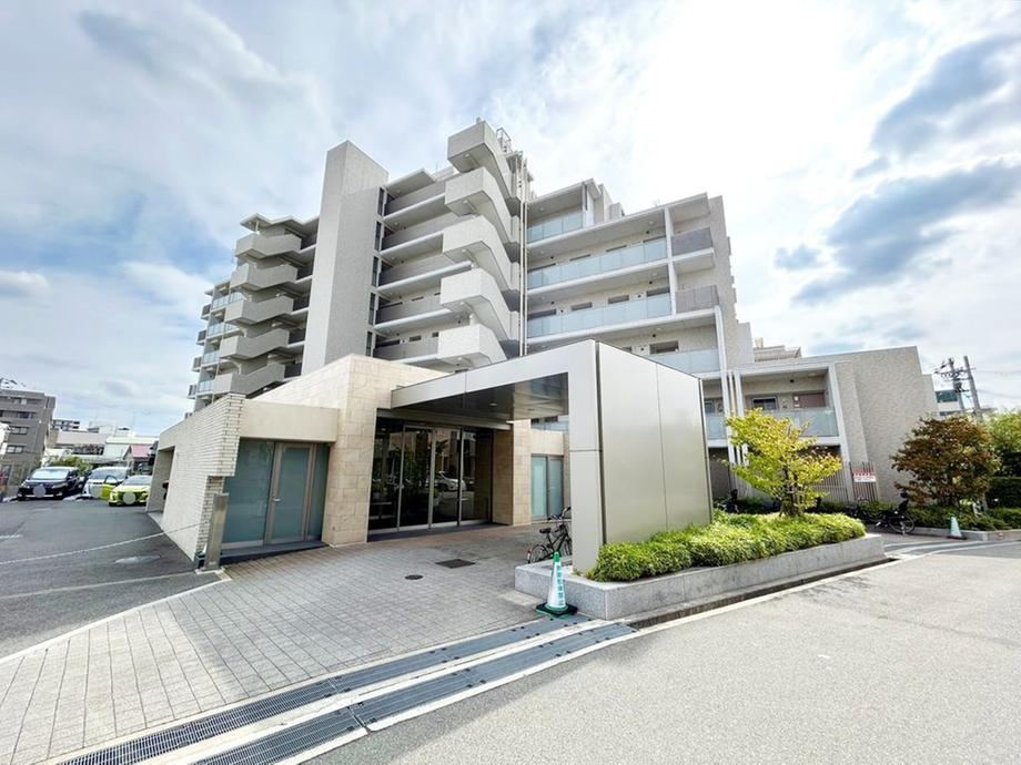 4LDK apartment in Toyonaka, Osaka - Photo 1