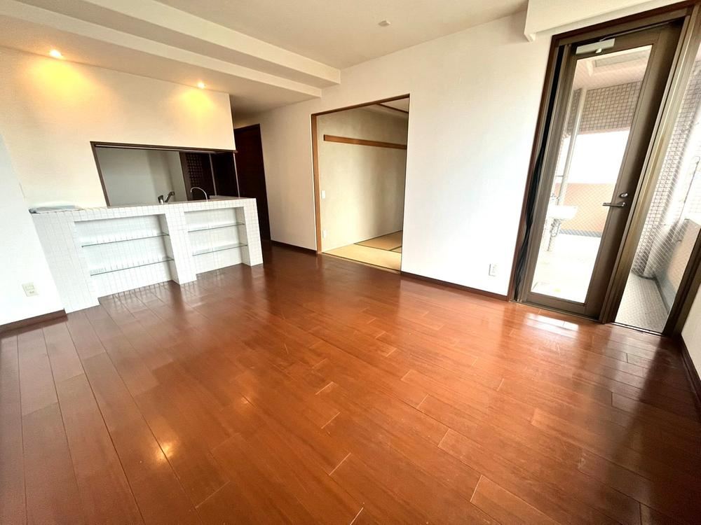 4LDK apartment in Asahi Ward, Osaka - Photo 1