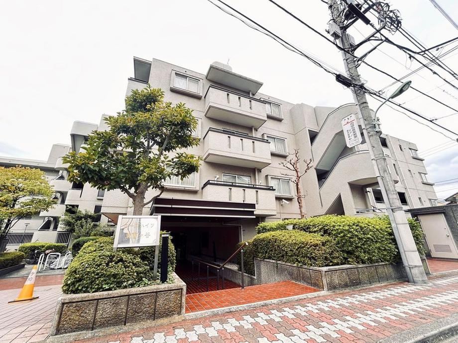 2LDK+S apartment in Ota Ward, Tokyo - Photo 1