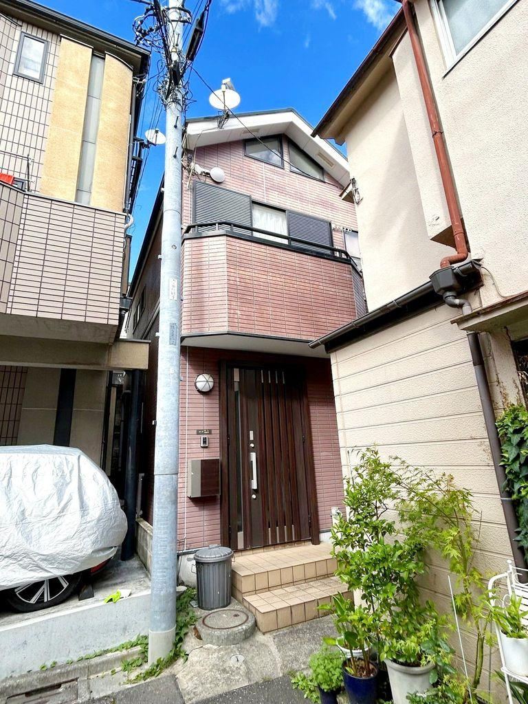 2LDK house in Meguro Ward, Tokyo - Photo 1
