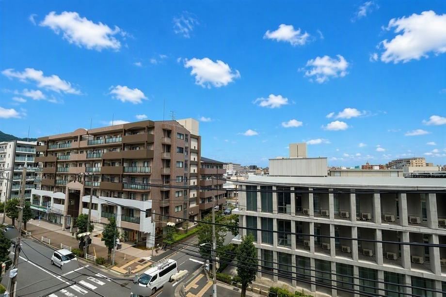 2DK apartment in Higashinada Ward, Kobe, Hyogo - Photo 1