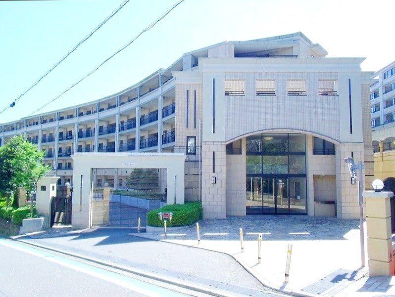 2LDK apartment in Naka Ward, Yokohama, Kanagawa - Photo 1