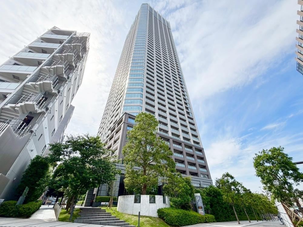 2LDK apartment in Shinjuku Ward, Tokyo - Photo 1