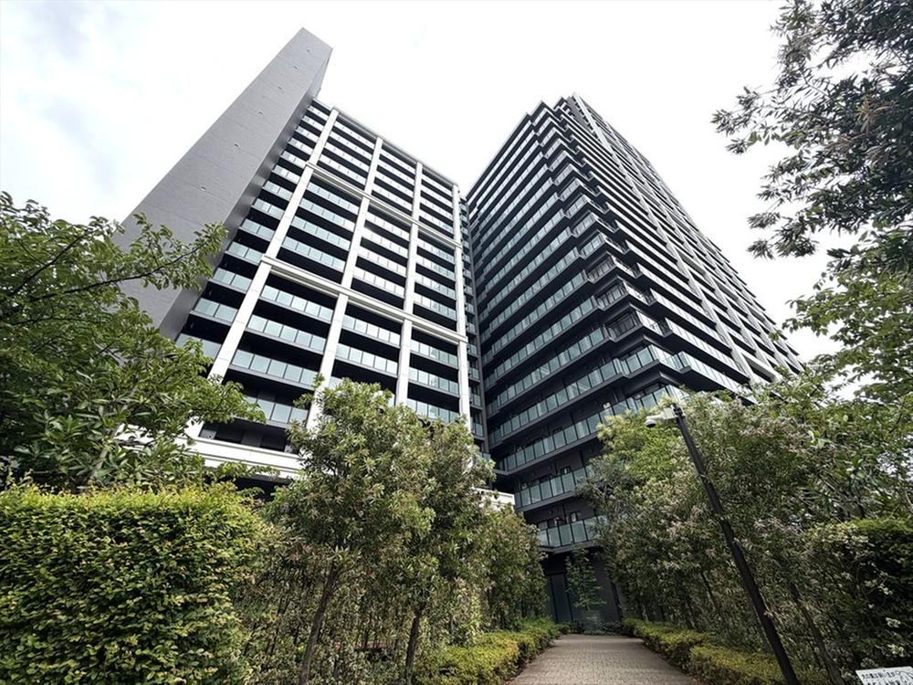 2LDK apartment in Shinagawa Ward, Tokyo - Photo 1
