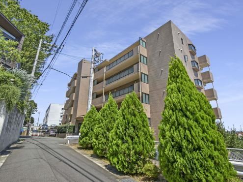 2LDK+S apartment in Asao Ward, Kawasaki, Kanagawa - Photo 1