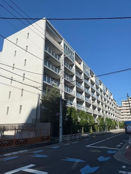 3LDK apartment in Koto Ward, Tokyo - Photo 1