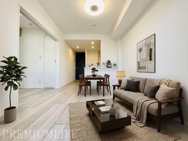 2LDK apartment in Shinjuku Ward, Tokyo - Photo 1
