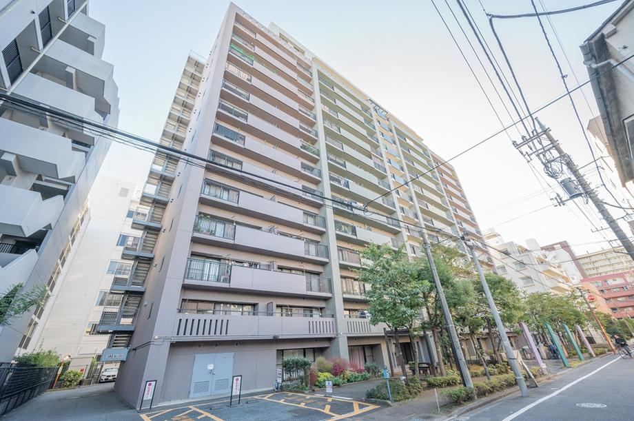 2LDK apartment in Sumida Ward, Tokyo - Photo 1