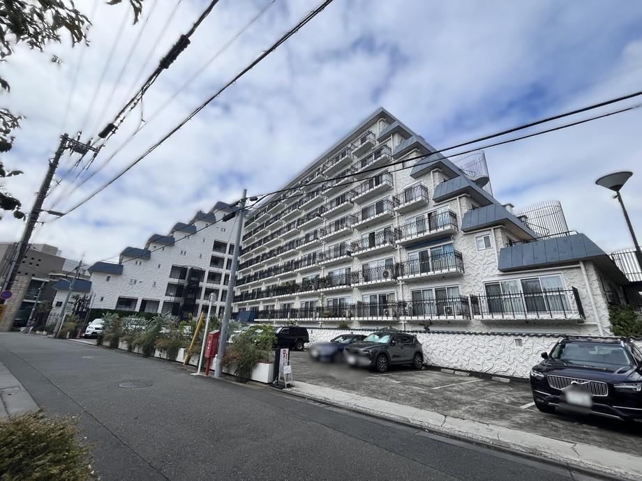 1DK apartment in Meguro Ward, Tokyo - Photo 1