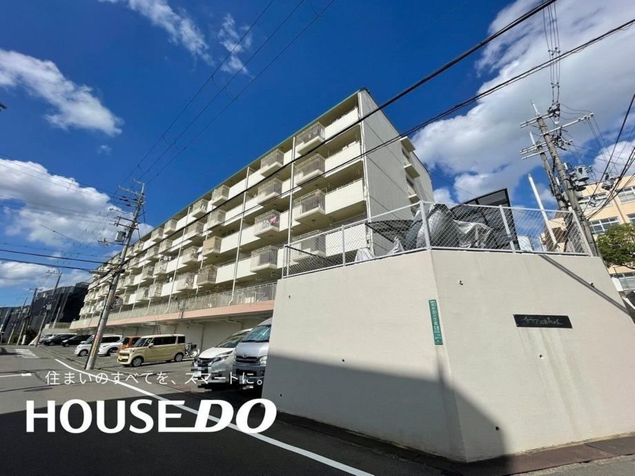 3LDK apartment in Takatsuki, Osaka - Photo 1