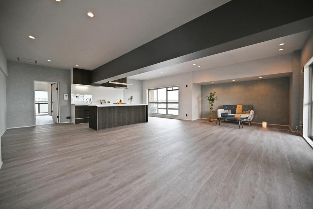 3LDK apartment in Suita, Osaka - Photo 1