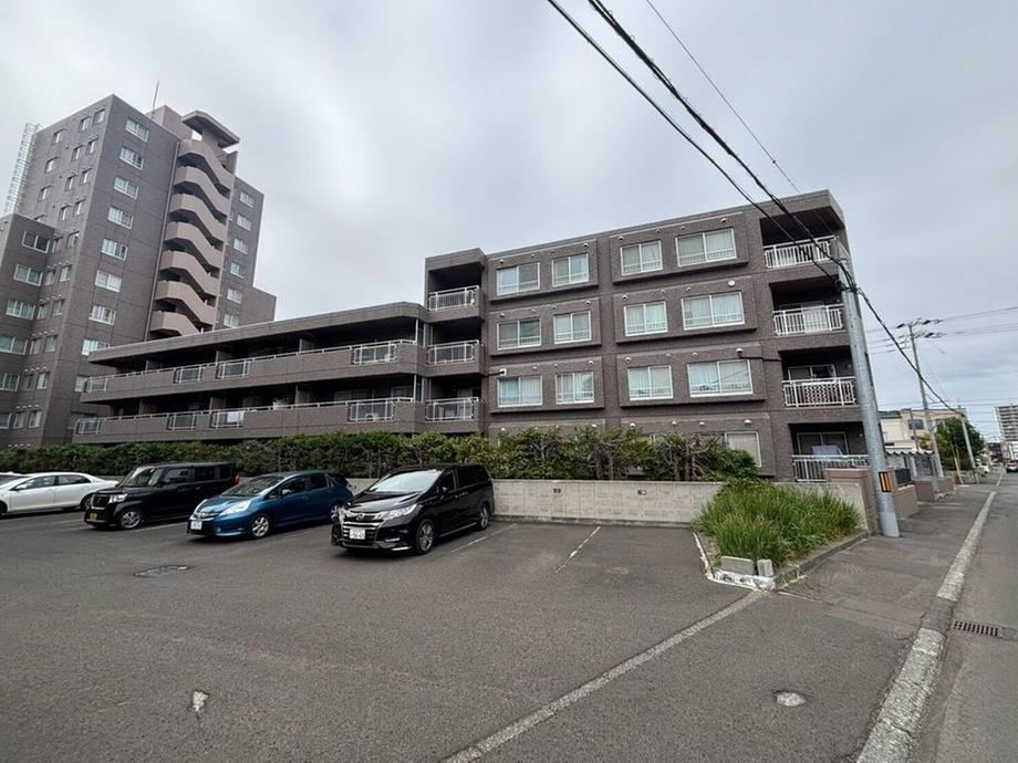 2LDK apartment in Chuo Ward, Sapporo, Hokkaido - Photo 1