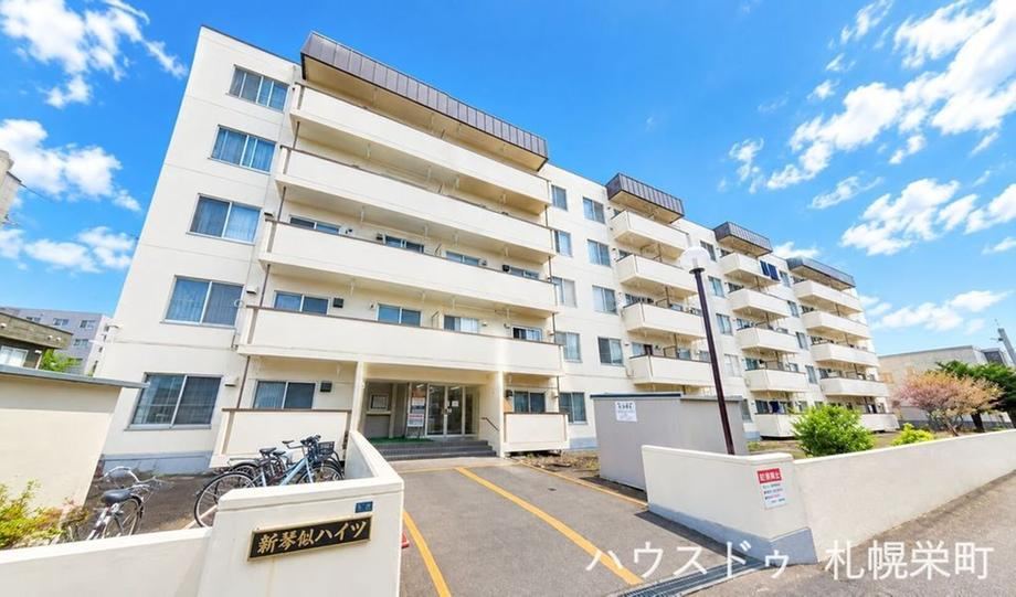 2LDK+S apartment in Kita Ward, Sapporo, Hokkaido - Photo 1