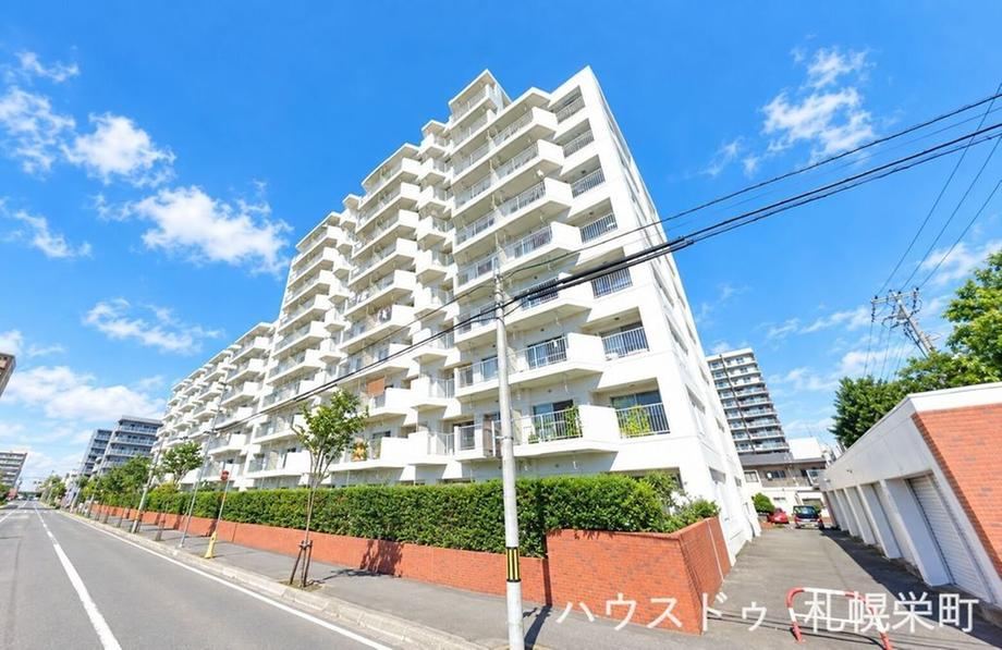 4LDK apartment in Chuo Ward, Sapporo, Hokkaido - Photo 1