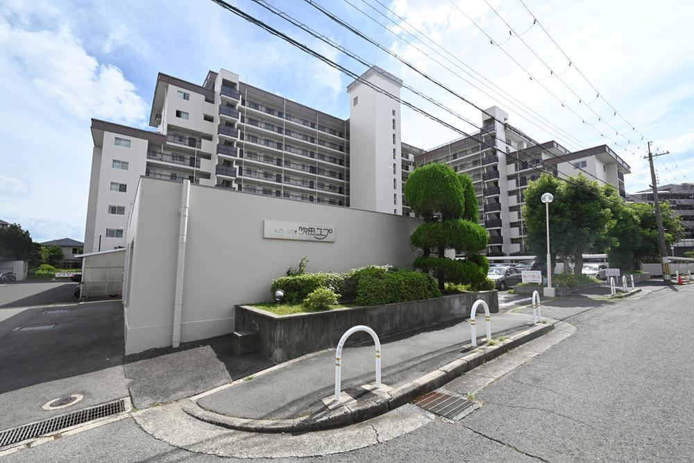 3LDK apartment in Suita, Osaka - Photo 1
