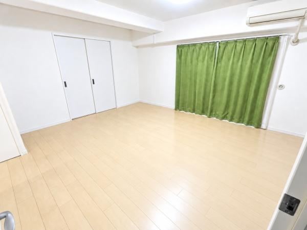 3LDK apartment in Kita Ward, Osaka - Photo 1