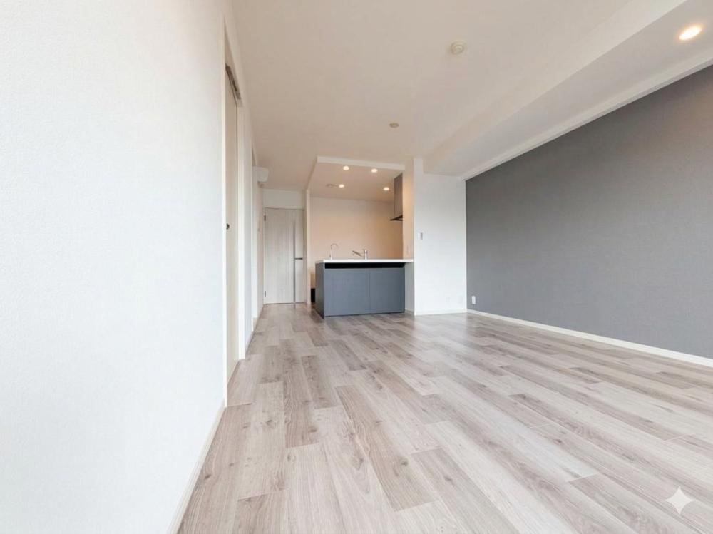 2LDK+S apartment in Toyonaka, Osaka - Photo 1