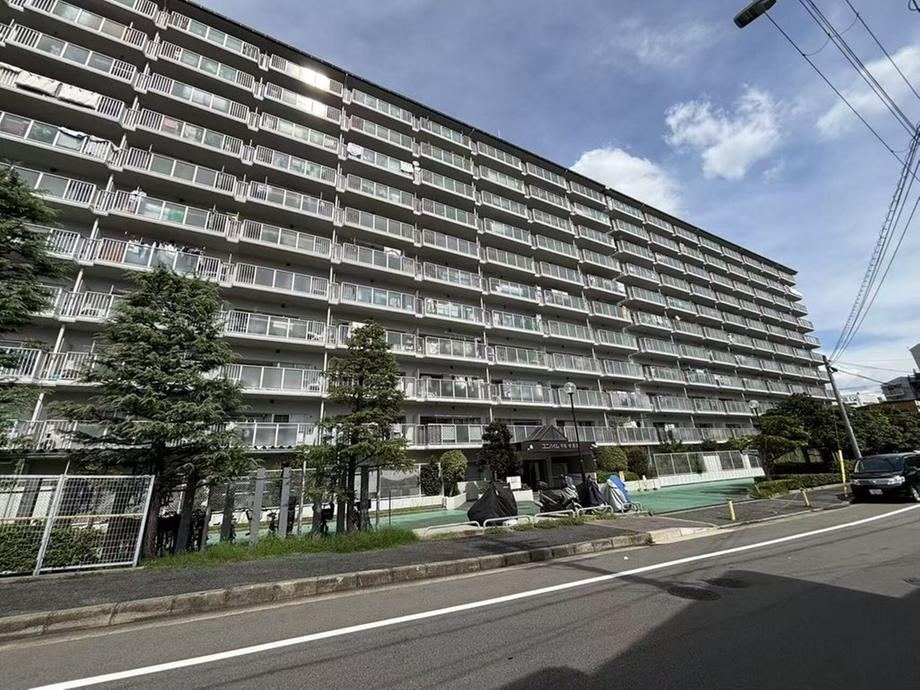 3LDK apartment in Nishiyodogawa Ward, Osaka - Photo 1