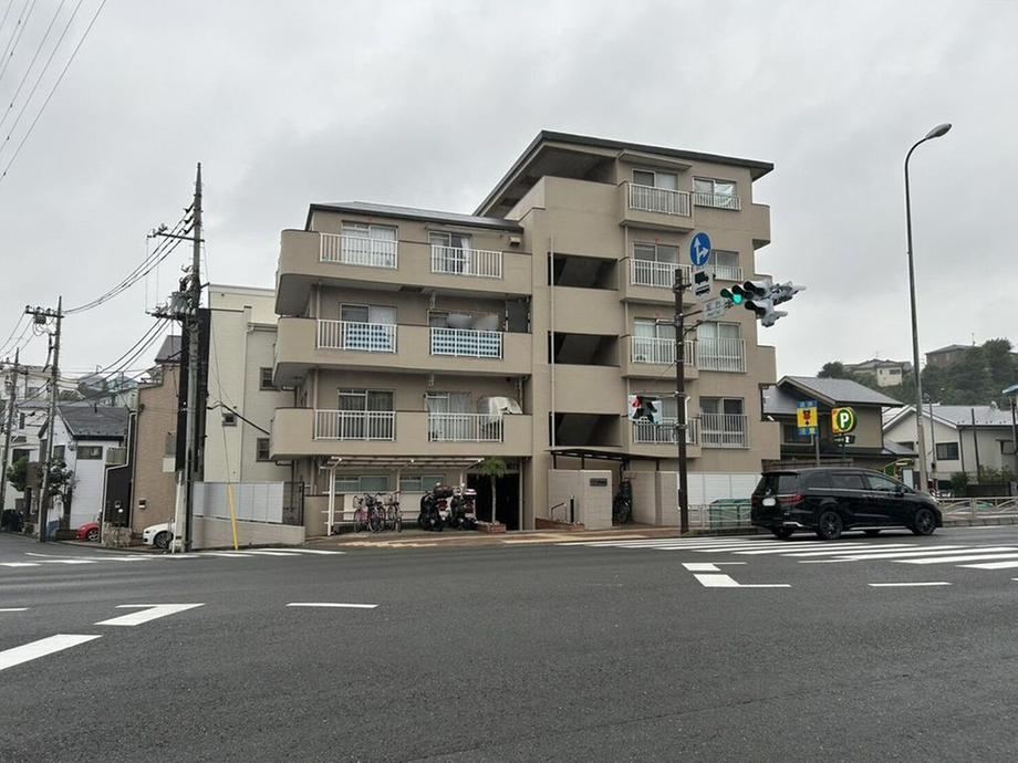 2LDK apartment in Tsurumi Ward, Yokohama, Kanagawa - Photo 1